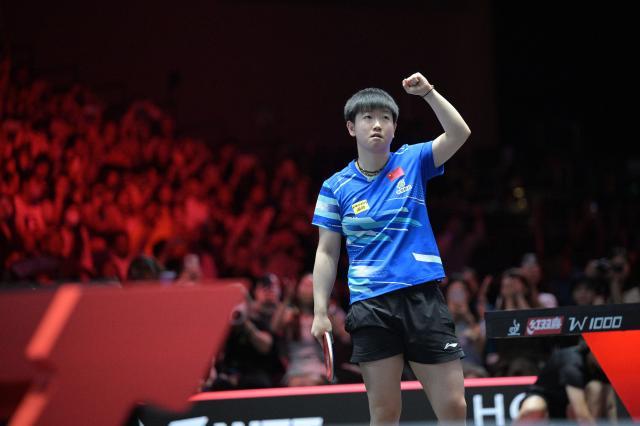 孙颖莎新加坡强势夺冠 林诗栋三冠王解锁世界第一