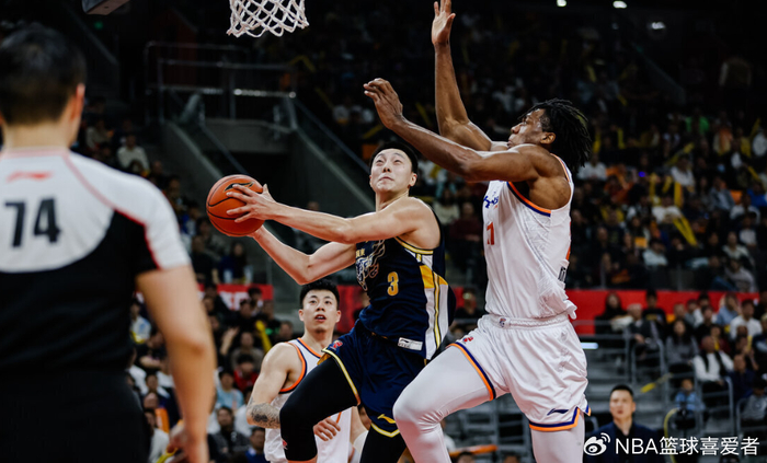 APP下载-40分惨败后又输了10分！广东惨遭上海双杀：杜锋恐裁掉萨林杰？|广东队|上海队|上海男篮|广东男篮|马尚-布鲁克斯_新浪体育_新浪新闻