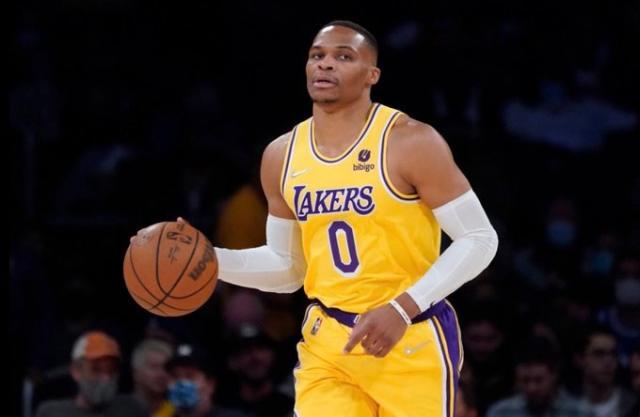 玩法-韦少：赛季起起伏伏很正常 我们的目标仍是总冠军